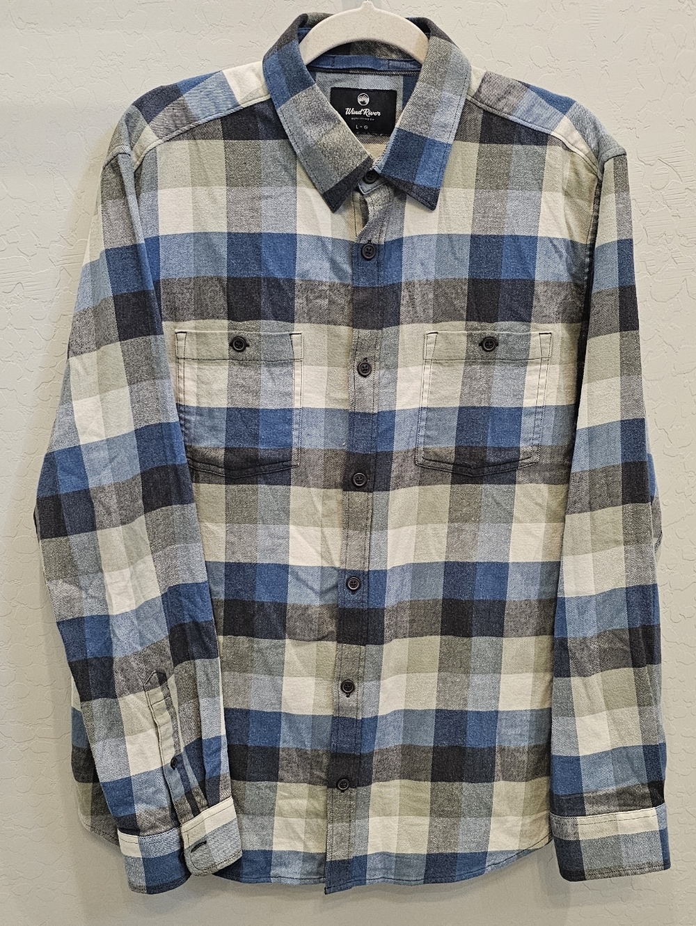 Wind River Casual Plaid Button-Down Shirt in Blue & Gray